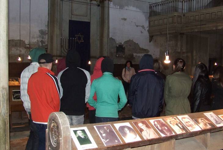 Holokauszt Emléknap, Látogatás a Zsinagógában